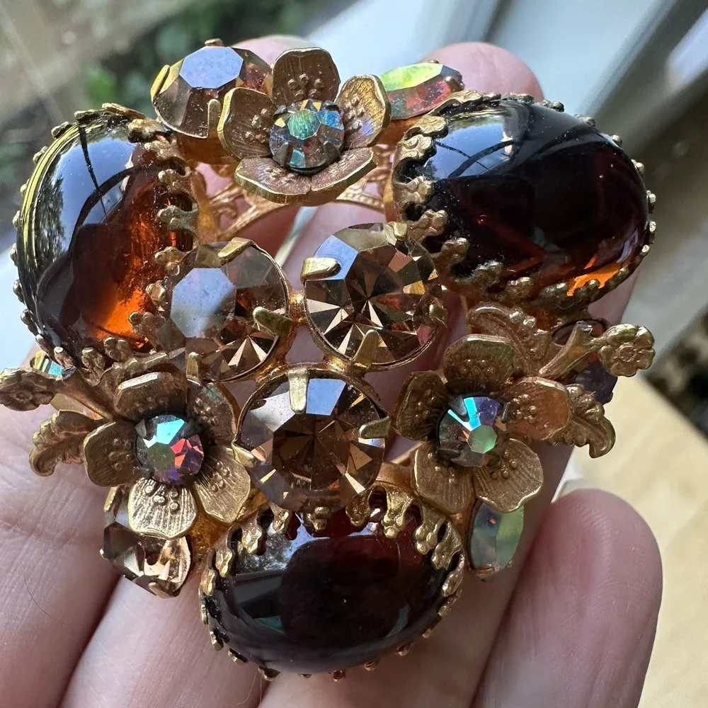 Regency Jewels Brooch Pin 1.75 Inch‎ Flower Amber Brown Crystal Rhinestone Gold